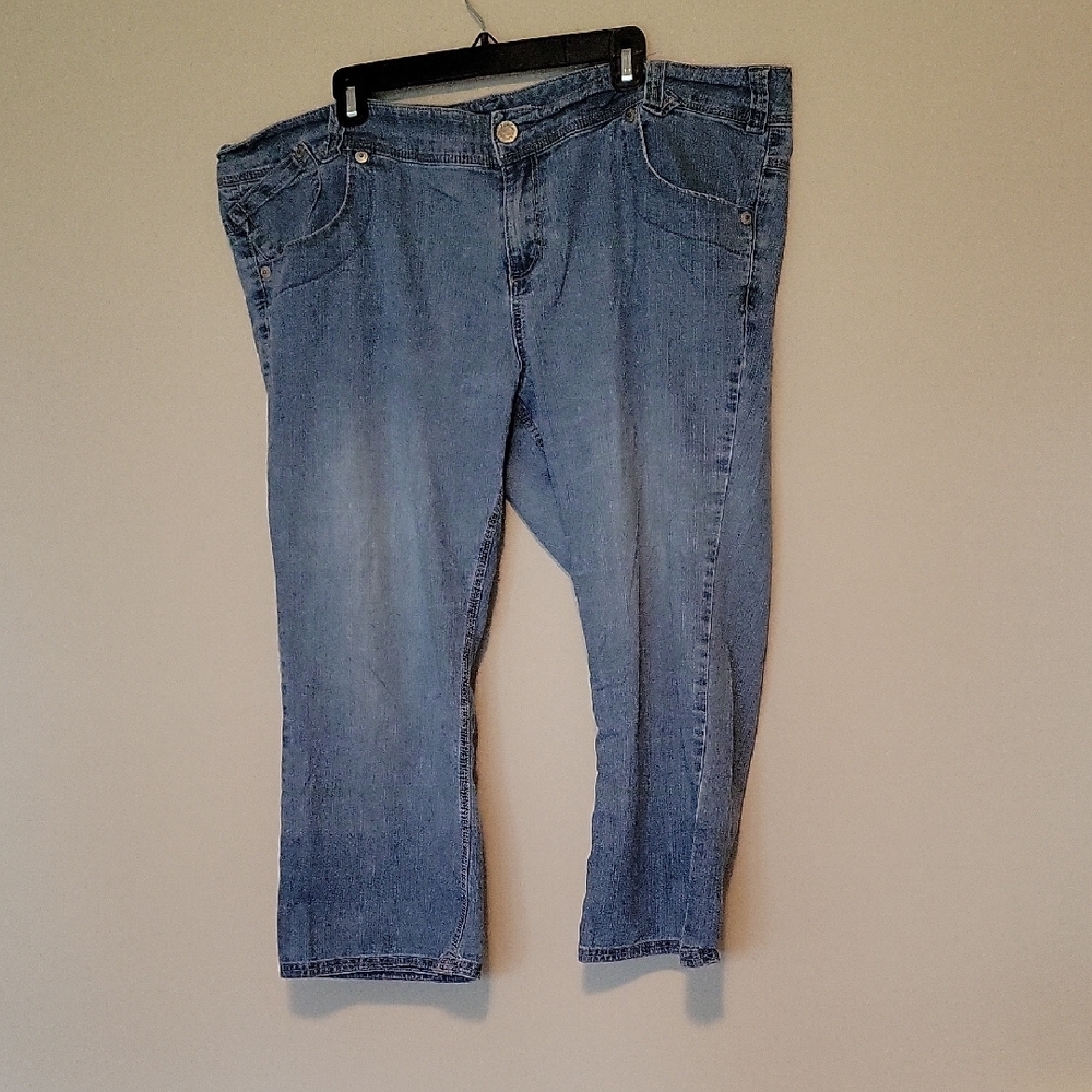 Blue Ankle Cropped Jeans with Relaxed Fit